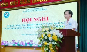 TTUT.BSCKII. Tô Quang Hưng - Bí thư Đảng ủy - Giám đốc Bệnh viện phát biểu chỉ đạo tại Hội nghị.